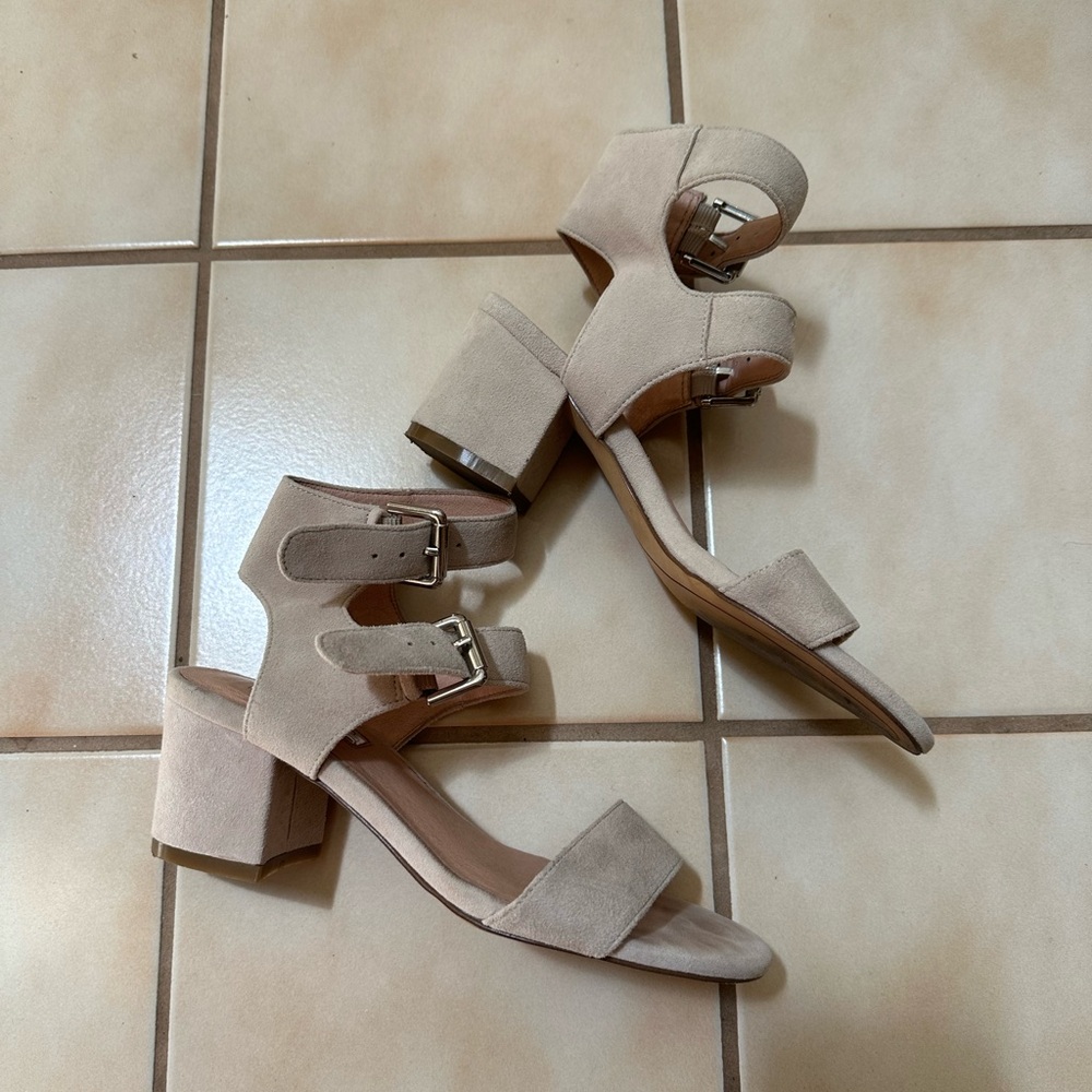 Halogen - Block Heel Sandal Taupe/Beige